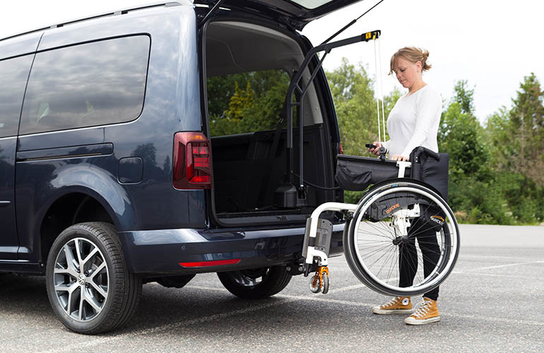 rue fixe pour fauteuil roulant avec levage et pivotement motorisés