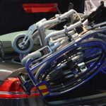 robot transfert fauteuil dans le coffre arrière voiture